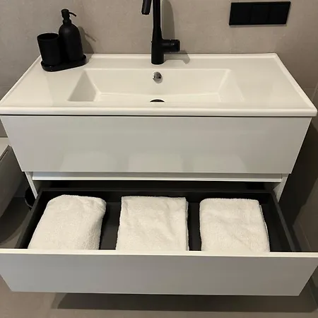 Lejlighed 2 Zi Wohnung, Zentrale Lage Mit Parkplatz, 15 Min Vom Hbf Hamburg Pinneberg