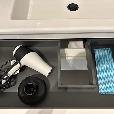 2 Zi Wohnung, Zentrale Lage Mit Parkplatz, 15 Min Vom Hbf Hamburg Lejlighed