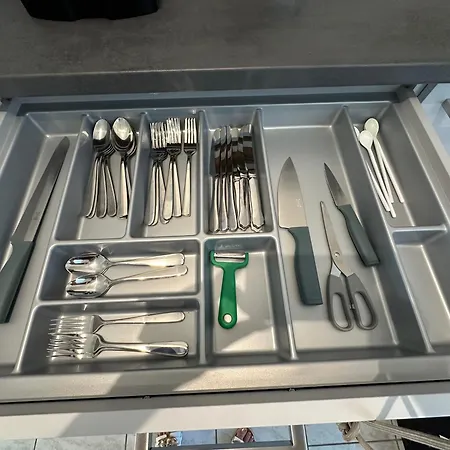 2 Zi Wohnung, Zentrale Lage Mit Parkplatz, 15 Min Vom Hbf Hamburg