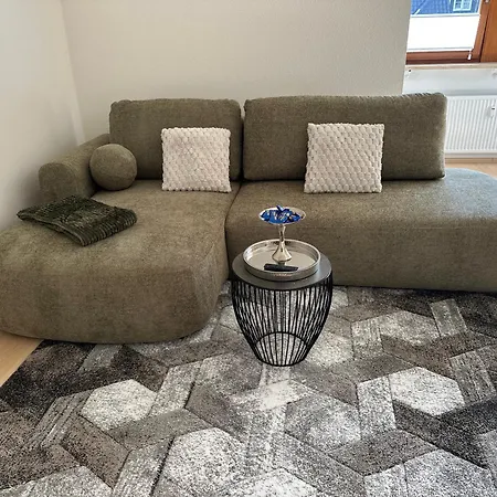 2 Zi Wohnung, Zentrale Lage Mit Parkplatz, 15 Min Vom Hbf Hamburg Apartmán Pinneberg