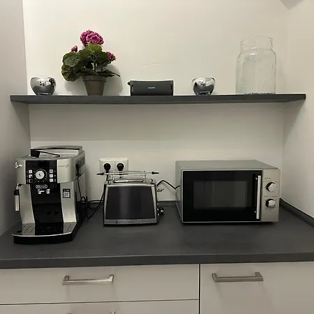 2 Zi Wohnung, Zentrale Lage Mit Parkplatz, 15 Min Vom Hbf Hamburg Lejlighed