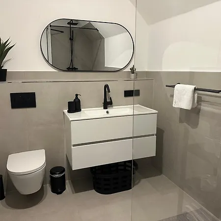 2 Zi Wohnung, Zentrale Lage Mit Parkplatz, 15 Min Vom Hbf Hamburg Apartmán